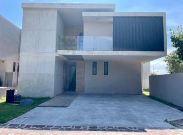 94048bd65b3abc45ccaa1c3b0d527fd7c09da1a1c3d0939cd670baeb3fee51bc · Casa Nueva de Espacios Amplios en Altozano