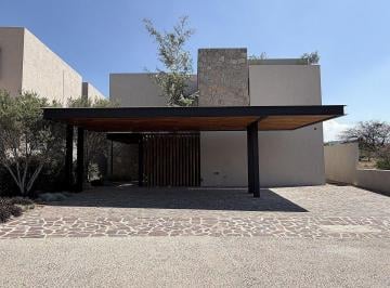ec39e630e86d36ae1baf2cd51c51e04445ba63577113c45c6ec135dbffe02288 · Casa Nueva en Venta en Altozano Querétaro