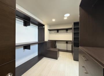 Casa · 566m² · 4 Recámaras · 3 Estacionamientos · Residencia de Lujo!