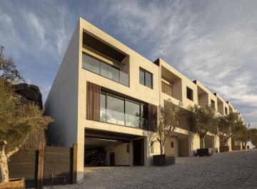 Casa · 321m² · 3 Recámaras · 4 Estacionamientos · Casa en Venta en Punta Serra, Cañadas del Lago, Corregidora