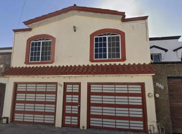 Casa de 3 habitaciones, Durango · Casa en Venta en Col. La Luz | de La Luna con Acceso Rápido Al Centro de Durango