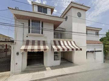 Casa de 5 habitaciones, Poza Rica de Hidalgo · Casa de 380 m² en San Román, Poza Rica | Cesión de Derechos