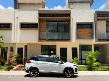 Casa de 4 habitaciones, Benito Juárez · Casa Residencial de 4 Recámaras en Cancún | Roof Top Privado | Vista a Área Verde