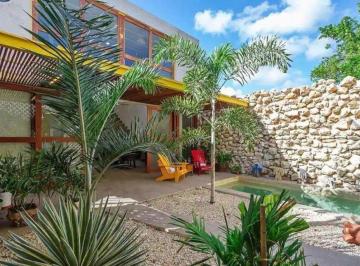 Casa de 2 habitaciones, Mérida · Casa con Paneles Solares Amueblada con Piscina en Renta en El Centro de Mérida