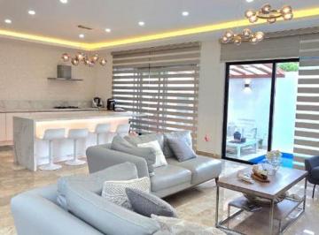 Casa de 4 habitaciones, Benito Juárez · De Lujo en Vía Cumbres 4 Recámaras, Alberca Privada y Acabados Premium