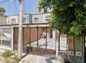 Casa de 3 habitaciones, Querétaro · Venta de Casa en Fraccionamiento Santa Monica Segunda Queretaro