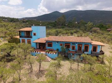49f88c8a0bd46527636ec3c3e6e8d9e116ebf2ce06baccacd414c3aaf8b8d7c6 · Casa de Campo con Casita en San Miguel de Allende, Estilo Hacienda y Amueblada.