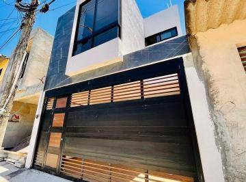 4af9e97612d3bbd1c35202a5b64cb99e47f7fde3abed49adc2b7aac899c6463f · Casa en Venta en Veracruz Col. El Morro con Hab. en P. B.