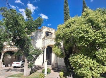 0230fd720b52fb9c54b9787440f7916959ea3b4bf5e66c02d1a9c2bd372cbf3b · Magnifica Casa Amueblada en Residencial San Alberto