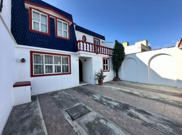 Casa en condominio · 141m² · 2 Estacionamientos · Casa en Venta en Toluca, Privada Cercana a Stellantis, Femsa y Bosch
