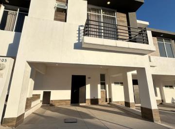 Casa de 3 habitaciones, León · Venta Casa Amplia a Estrenar