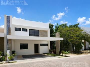 Casa · 250m² · 4 Recámaras · 2 Estacionamientos · Casa en Venta en Residencial Río, Cancún