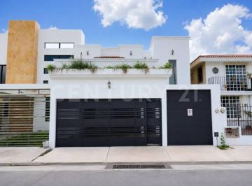 Casa · 245m² · 4 Recámaras · 2 Estacionamientos · Casa en Venta en Merida Yucatan (Pensiones)
