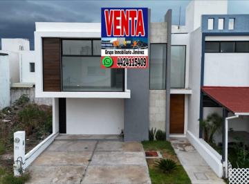 Casa · 142m² · 3 Recámaras · 2 Estacionamientos · Casa - Fraccionamiento El Mirador