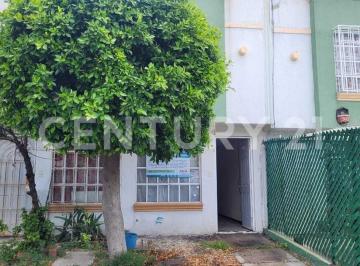 Casa · 65m² · 2 Recámaras · 1 Estacionamiento · Casa en Venta en Tecámac