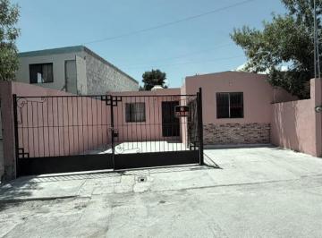 Casa de 2 habitaciones, Saltillo · Casa de Una Planta, Excelente Terreno en Oceanía Saltillo
