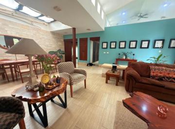 Casa de 3 habitaciones, León · Venta de Casa de un Piso en El Carmen Residencial Moderna