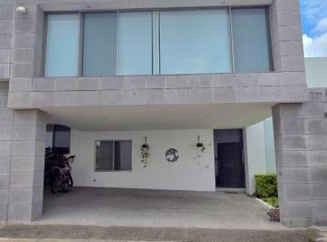 Casa de 4 habitaciones, Querétaro · Casa con Doble Filtro de Seguridad en Real de Juriquilla