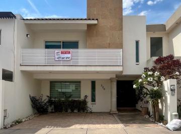 Casa en condominio de 3 habitaciones, León · Casa en Renta Fraccionamiento Residencial Punta del Este Zona Este