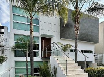 Casa en condominio de 4 habitaciones, Zapopan · Casa en Venta en Fraccionamiento Real del Parque