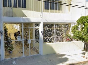 Casa · 180m² · 5 Recámaras · 2 Estacionamientos · Casa en Venta - (4)