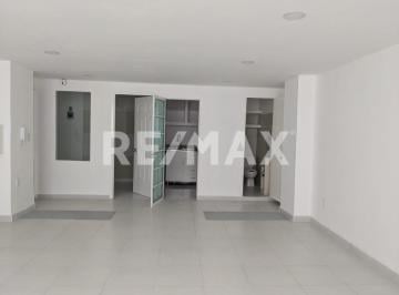 Oficina · 55m² · 1 Estacionamiento · Departamento con Uso Comercial. - (4)