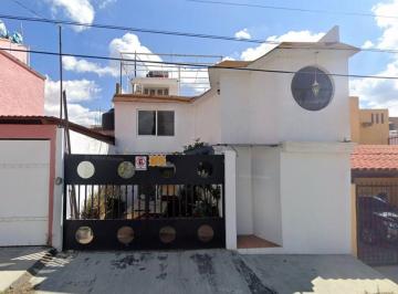Casa de 3 habitaciones, Morelia · Casa en Venta en Leona Vicario, Morelia, Michoacán Clj