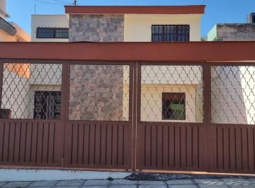Casa · 112m² · 2 Estacionamientos · Casa en Renta en La Hacienda Puebla – 3 Recámaras, Patio y Cochera Para 2 Autos