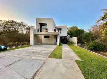 Casa de 4 habitaciones, Mérida · Casa Amplia en Renta en Privada Residencial Nortemerida.
