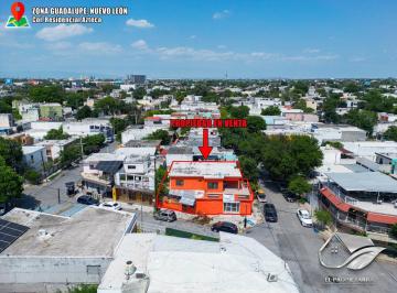 Casa · Casa en Venta de 5 Recámaras con Local Comercial Independiente // Residencial Azteca, Guadalupe