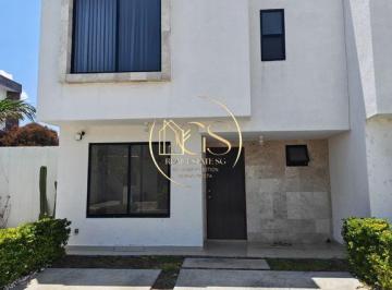 Casa en condominio · 125m² · 3 Recámaras · 2 Estacionamientos · Casa en Venta Alteza Residencial Celaya