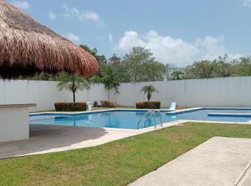 Casa · 90m² · 3 Recámaras · 1 Estacionamiento · Casa en Venta en Privada con Alberca, Cancún, Quintana Roo