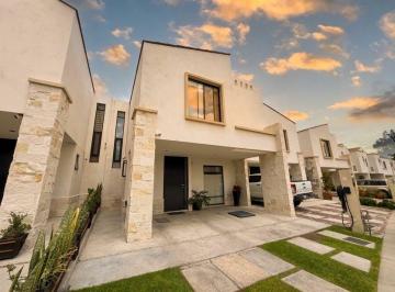 N/A · Casa en Venta Muy Amplia Zona Norte - Residencial con Seguridad y Amenidades