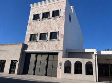 Casa · 205m² · 11 Recámaras · 7 Estacionamientos · Edificio de Oficinas en Centro de Monterrey