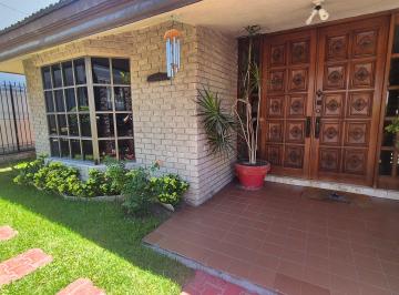 Casa de 3 habitaciones, Monterrey · Excelente Casa con un Gran Terreno a Una Cuadra de Parque en Colinas de San Jerónimo