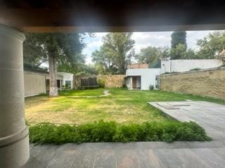 Casa · 630m² · 4 Recámaras · 2 Estacionamientos · Casa en Venta en Chimalistac