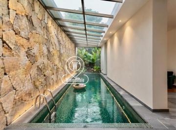 Casa · 630m² · 4 Recámaras · 2 Estacionamientos · Casa en Venta en Chimalistac