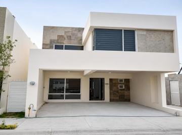 Casa · 130m² · 3 Recámaras · 2 Estacionamientos · Casa Equipada y Amueblada Frente a Las Amenidades de Dream Lagoons Apodaca Descripción Tokko