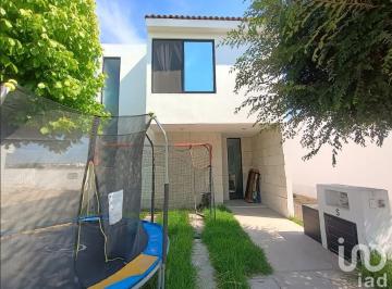 Casa · 116m² · 3 Recámaras · 1 Estacionamiento · Casa en Venta en Condominio en La Loma El Marques Queretaro