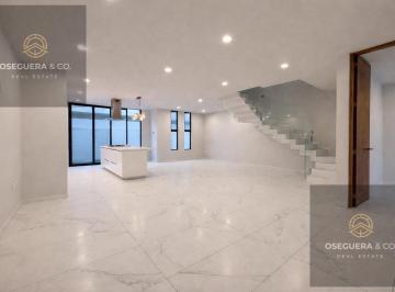 Casa · 120m² · 3 Recámaras · 3 Estacionamientos · Casa en Renta Rio Residencial Av 135 Cancun Qr Zona Sur