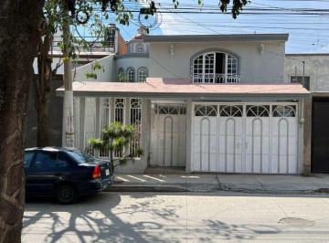 Casa de 4 habitaciones, Zapopan · Casa en Venta Av Guadalajara