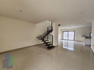 bc09eafe2c4ca27cbd20c3c634c0dd6b4375d534053936e6df264243c835d4cb · Casa en Venta / Renta en Altozano Querétaro con Cuarto de Servicio