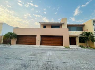 389fcaf8efe9eabb66cb6c3ea0132e4ad0f9569f709e8469930c6dffa0e73c68 · Casa en Venta en Veracruz con Alberca Fracc. Las Palmas, Medellín Ver.