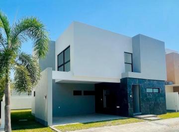 7480e295d4b7b44f9e7e4c789615f57c32a192f1bdd6dbe37c2aa85cbfa5a4ac · Casa en Venta en Veracruz con Hab en P. B. Fracc. Río del Dorado
