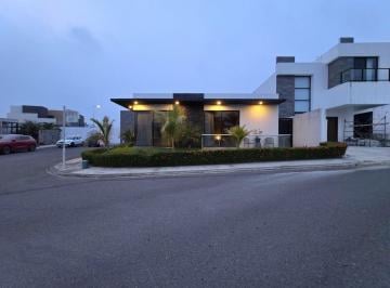 ea5469502c654e275fe5ee346dc887ac65a554265e88d01ed93299159bd4520b · Casa en Venta en Veracruz Fracc. Lomas de La Rioja