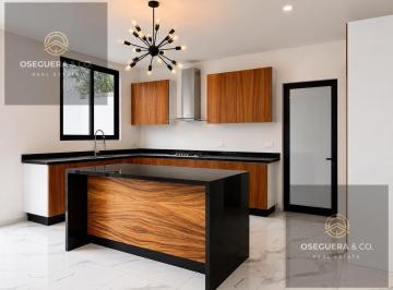 Casa · 170m² · 3 Recámaras · 3 Estacionamientos · Casa en Renta Aqua Residencial Av Huayacan Cancun Qr