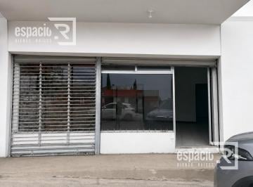 Local comercial · 2 Estacionamientos · Local en Renta en Av Universidad