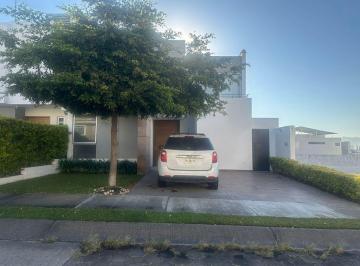 Casa en condominio · 173m² · 3 Recámaras · 2 Estacionamientos · Casa en Venta en Bosques de Santa Anita