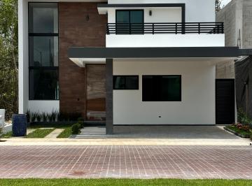 Casa de 4 habitaciones, Benito Juárez · Casa en Vía Cumbres en Renta