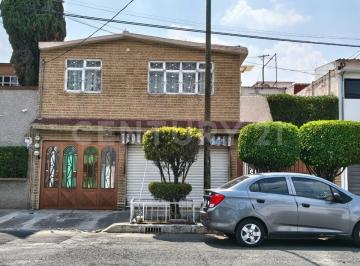 Casa · 173m² · 3 Recámaras · 1 Estacionamiento · Casa en Venta en Col. Petrolera, Azcapotzalco, Ciudad de México